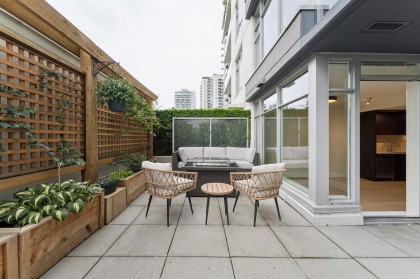 Photo 3 at 306 - 1320 Chesterfield Avenue, Central Lonsdale, North Vancouver