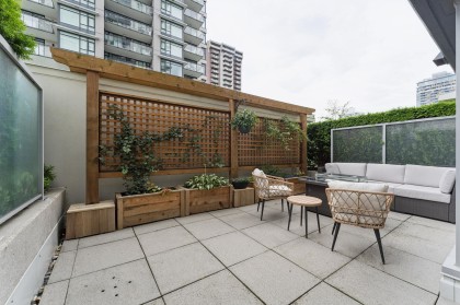 Photo 4 at 306 - 1320 Chesterfield Avenue, Central Lonsdale, North Vancouver