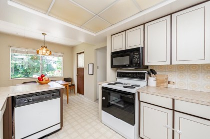 Photo 8 at 1453 Coleman Street, Lynn Valley, North Vancouver