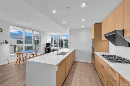 Photo 7 at 606 - 3533 Ross Drive, University VW, Vancouver West