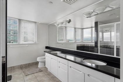 Photo 16 at 1703 - 560 Cardero Street, Coal Harbour, Vancouver West