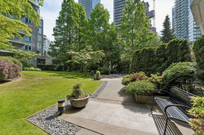 Photo 26 at 1703 - 560 Cardero Street, Coal Harbour, Vancouver West