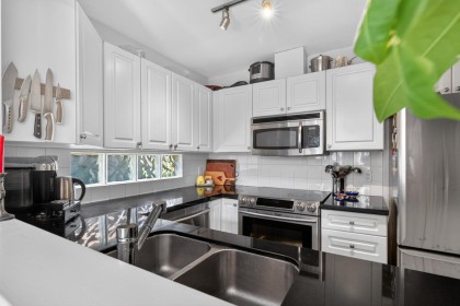 Photo 6 at 2950 W 8th Avenue, Kitsilano, Vancouver West