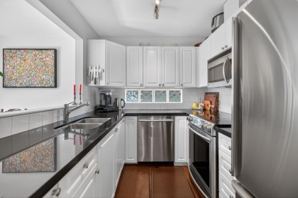 Photo 5 at 2950 W 8th Avenue, Kitsilano, Vancouver West