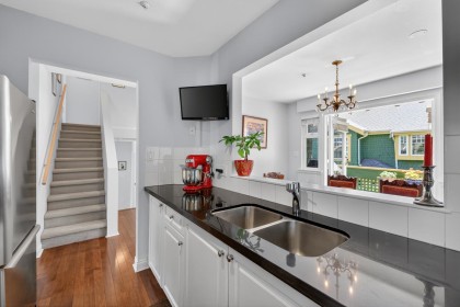 Photo 8 at 2950 W 8th Avenue, Kitsilano, Vancouver West