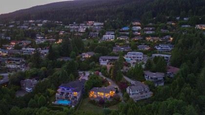 Photo 2 at 1440 Sandhurst Place, Chartwell, West Vancouver