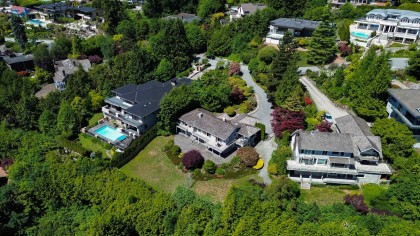 Photo 3 at 1440 Sandhurst Place, Chartwell, West Vancouver