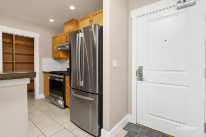 Photo 6 at 107 - 6328 Larkin Drive, University VW, Vancouver West