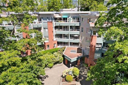 Photo 2 at 411 - 128 W 8th Street, Central Lonsdale, North Vancouver