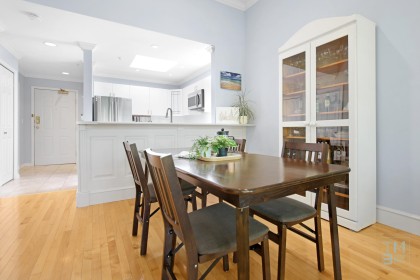 Photo 6 at 411 - 128 W 8th Street, Central Lonsdale, North Vancouver