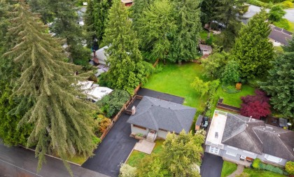 Photo 2 at 1561 Merlynn Crescent, Westlynn, North Vancouver