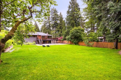 Photo 6 at 1561 Merlynn Crescent, Westlynn, North Vancouver