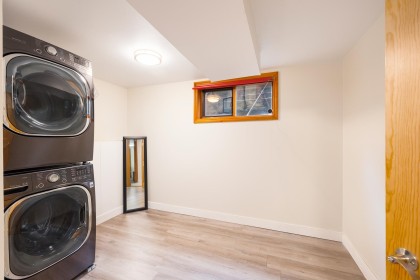 Photo 32 at 1561 Merlynn Crescent, Westlynn, North Vancouver
