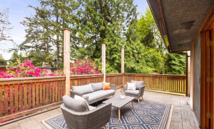 Photo 5 at 1561 Merlynn Crescent, Westlynn, North Vancouver