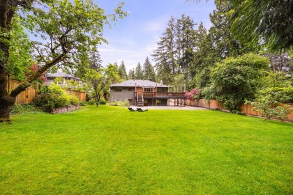 Photo 34 at 1561 Merlynn Crescent, Westlynn, North Vancouver