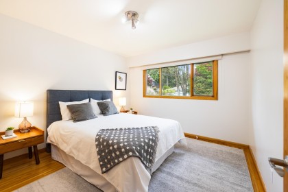 Photo 4 at 1561 Merlynn Crescent, Westlynn, North Vancouver