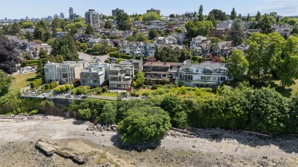 Photo 4 at 2651 Point Grey Road, Kitsilano, Vancouver West