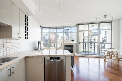 Photo 14 at 1505 - 1050 Smithe Street, West End VW, Vancouver West