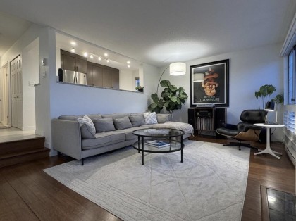 Photo 2 at 202 - 2440 Haywood Avenue, Dundarave, West Vancouver