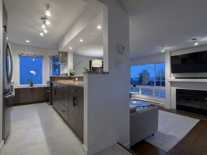 Photo 6 at 202 - 2440 Haywood Avenue, Dundarave, West Vancouver