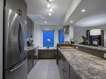 Photo 7 at 202 - 2440 Haywood Avenue, Dundarave, West Vancouver