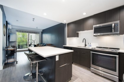 Photo 4 at 201 - 719 W 3rd Street, Harbourside, North Vancouver