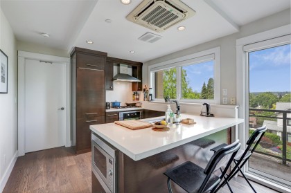 Photo 9 at 301 - 3028 Arbutus Street, Kitsilano, Vancouver West
