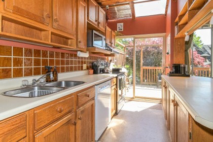 Photo 8 at 3422 - - 3424 W 2nd Avenue, Kitsilano, Vancouver West