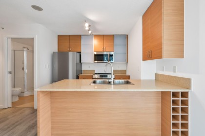 Photo 4 at 1601 - 928 Homer Street, Yaletown, Vancouver West
