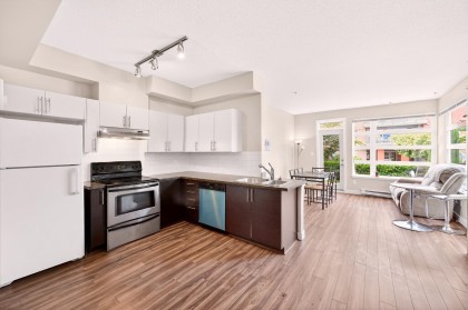 Photo 6 at 109 - 5692 Kings Road, University VW, Vancouver West