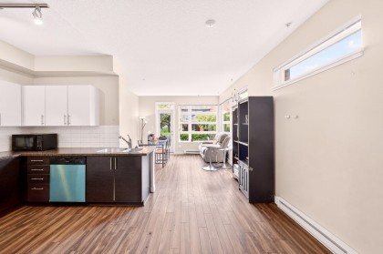 Photo 3 at 109 - 5692 Kings Road, University VW, Vancouver West