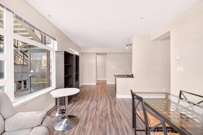 Photo 11 at 109 - 5692 Kings Road, University VW, Vancouver West