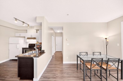 Photo 4 at 109 - 5692 Kings Road, University VW, Vancouver West