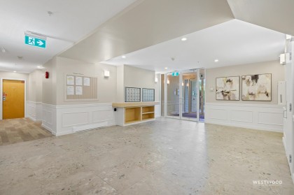 Photo 4 at 207 - 6198 Ash Street, Oakridge VW, Vancouver West