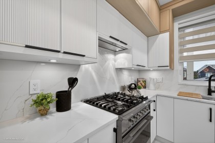 Photo 9 at 1554 W 66th Avenue, S.W. Marine, Vancouver West