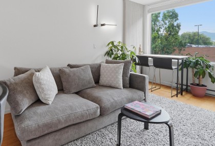 Photo 12 at 303 - 1888 York Avenue, Kitsilano, Vancouver West