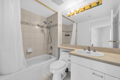Photo 14 at 507 - 388 Drake Street, Yaletown, Vancouver West