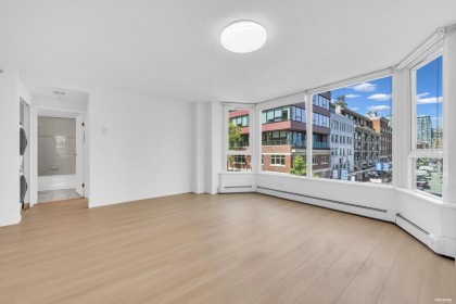 Photo 15 at 507 - 388 Drake Street, Yaletown, Vancouver West