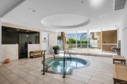 Photo 4 at 507 - 388 Drake Street, Yaletown, Vancouver West