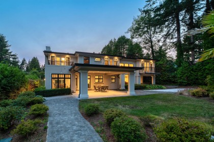 Photo 2 at 920 3rd Street, Cedardale, West Vancouver