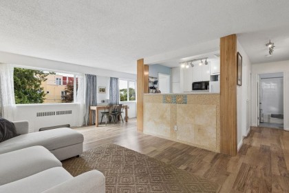Photo 2 at 207 - 2494 Cornwall Avenue, Kitsilano, Vancouver West