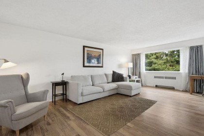 Photo 12 at 207 - 2494 Cornwall Avenue, Kitsilano, Vancouver West