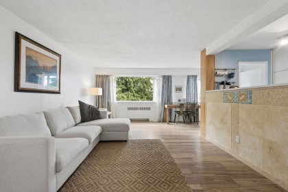 Photo 1 at 207 - 2494 Cornwall Avenue, Kitsilano, Vancouver West