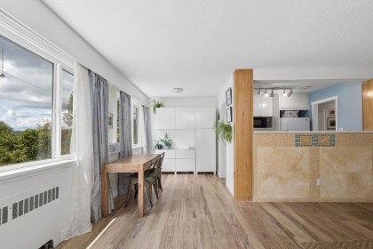 Photo 5 at 207 - 2494 Cornwall Avenue, Kitsilano, Vancouver West