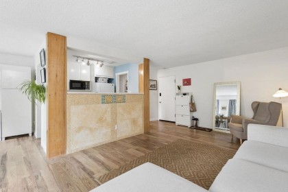 Photo 4 at 207 - 2494 Cornwall Avenue, Kitsilano, Vancouver West
