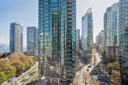 Photo 10 at 906 - 588 Broughton Street, Coal Harbour, Vancouver West
