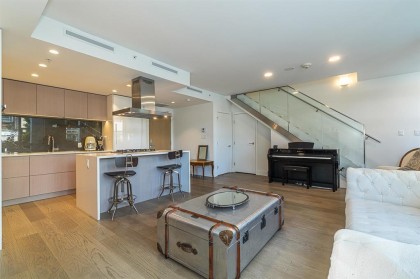 Photo 3 at 2025 Curling Road, Pemberton NV, North Vancouver