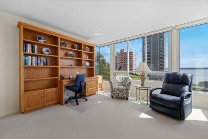 Photo 5 at 4 - 2243 Bellevue Avenue, Dundarave, West Vancouver