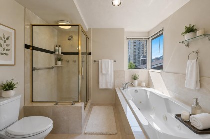 Photo 19 at 4 - 2243 Bellevue Avenue, Dundarave, West Vancouver