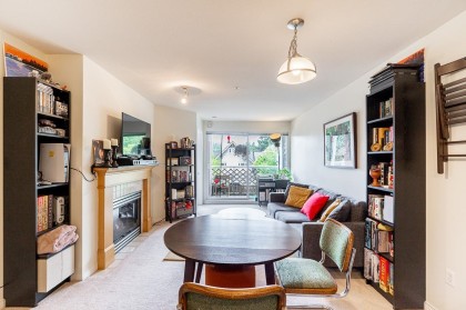 Photo 2 at 306 - 2929 W 4th Avenue, Kitsilano, Vancouver West